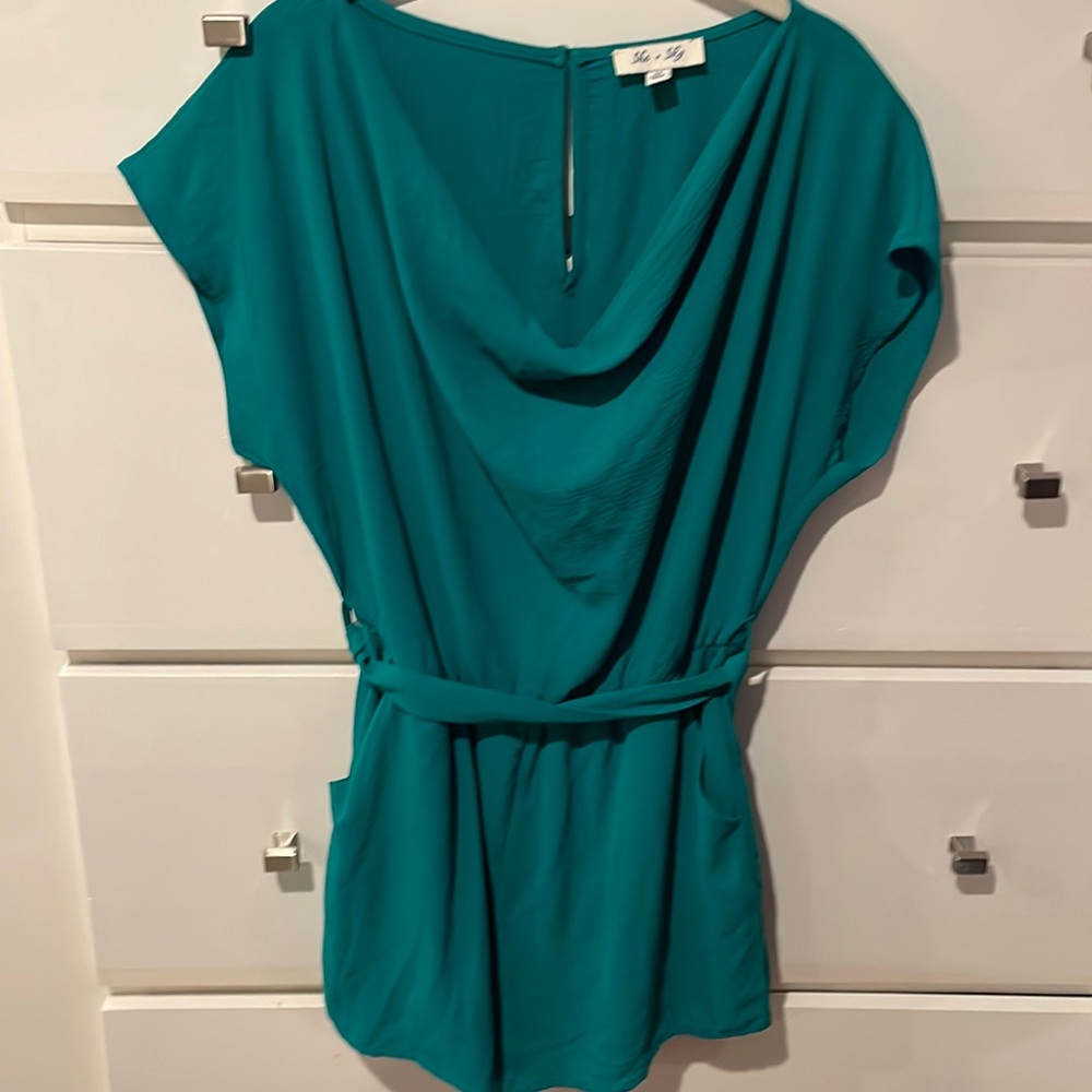 Green scope front jumper with pockets!